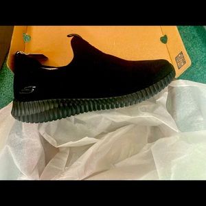 Sketchers 9.5 wide wasik black shoe